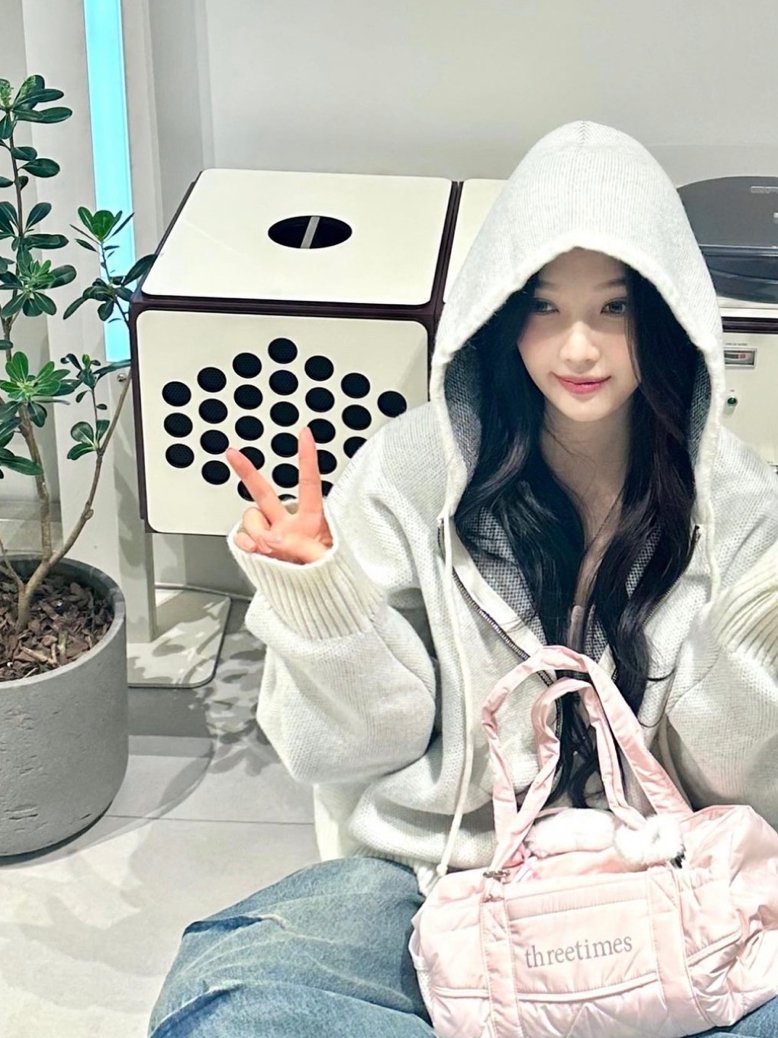 thisismynana's tweet image. threetimes babe sport bag🍑

กระเป๋าแบบจอย red velvet ทางนี้รับพรีนะฮะ น้องเป็นของแบรนด์แฟชั่นเกาหลีชื่อ threetimes ทรง duffle bag แบบสาวหวาน 300%

〰️3500.- free reg!

#threetimes #พรีเกาหลี #หิ้วเกาหลี #พรีออเดอร์เกาหลี