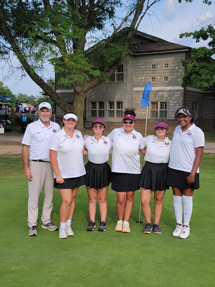 LCHS_GGolf's tweet photo. Bears finished in 8th place. Two bears shot Personal Best(PB) scores. Valerie Murray showed grit &amp; determination during the day shooting a 101. Maya Branson came in with a score of 88. Putting her in a tie for 10th place honors. GREAT JOB LADIES! #lc_golfgirls  #lcbearathletics https://t.co/0hHEP1oHi3