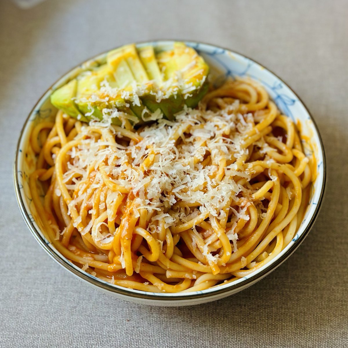 跑步打卡

不正宗蒜泥白肉，划掉，就叫凉拌白肉吧😂

搭配的更不正宗：意面🍝