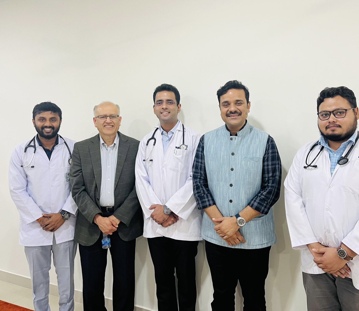 endo_docvishal's tweet image. Honored to meet Prof. Yogish C. Kudva, leading Endocrinologist at Mayo Clinic, Minnesota, USA, whose pioneering work in diabetes technology is shaping the future of diabetes care.
#Endocrinology #Diabetes
#Medtwitter 
@KIMSBBSR @MayoClinic 
@YogishKudva