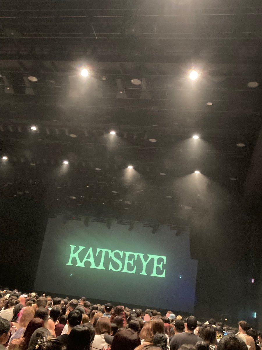 345Indigo's tweet photo. #KATSEYE
#SUMMERSONICEXTRA
#FirstPremiumShowcaseinTokyo
#TheGardenHall
行ってきた🌟
久々気になったガールズグループ❣️
パフォーマンス一度観たいと思ってた
先日や
昨日のフェス出演のTL様子踏まえての
今日6人揃った姿 観られて良かった😍
歌パフォ好きだな
のびしろ未知数
今後活躍楽しみ https://t.co/pw6rM1Z4PA