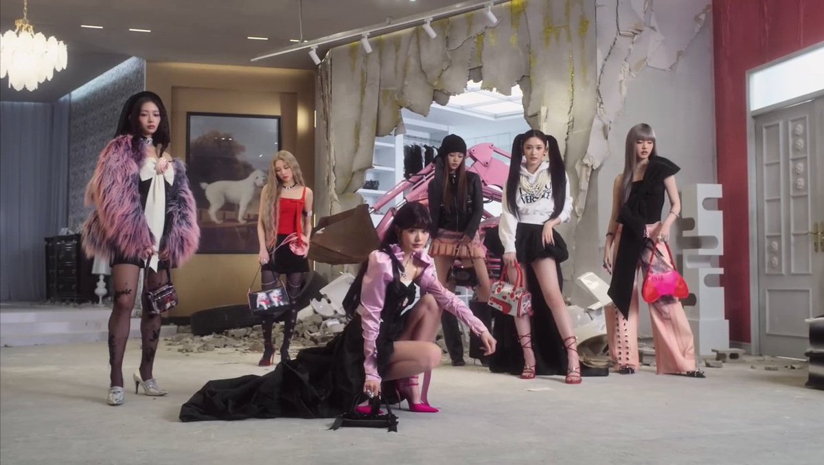 Barbie: A fashion fairy tale (2010)