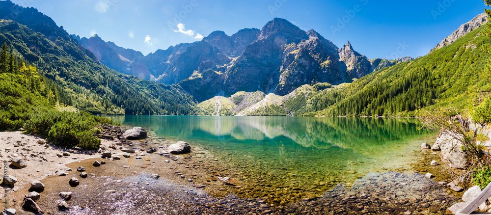 PLenEspana's tweet image. 🏔️ Los Montes Tatras, en la frontera sur de Polonia, son un paraíso alpino poco conocido fuera de Europa Central. Glaciares, lagos cristalinos y rutas épicas de senderismo… ¿Ya están en tu lista? 🇵🇱✨ #Tatras #Polonia #Viajes