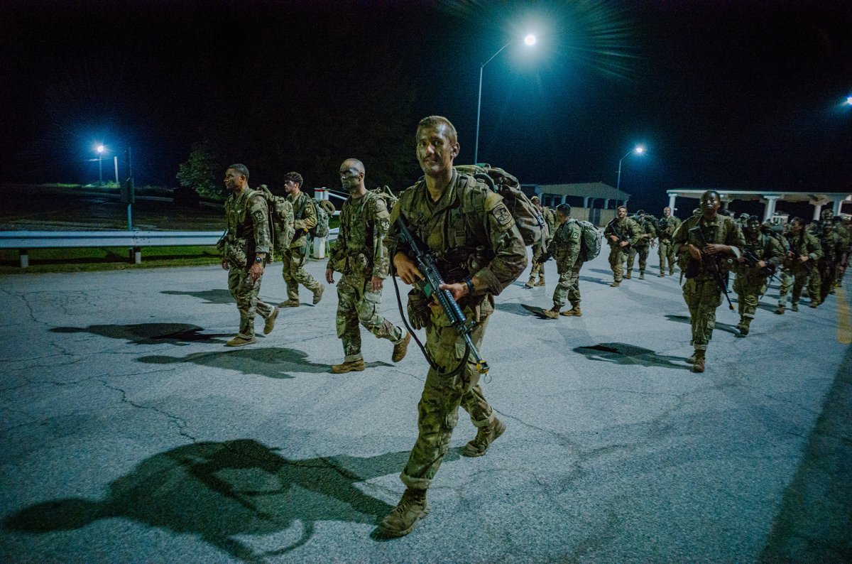 ArmyROTC's tweet image. The journey of 12-miles begins with the first step. The journey of a career for Cadets from 10th Regiment #AdvancedCamp continues, as the end of #CST2025 draws near.
📸 by Nate Abbott, CST PAO and Brandon Clark, University of South Alabama, CST PAO
