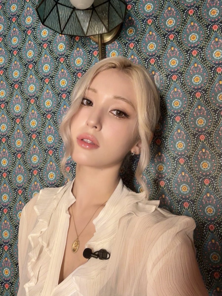 venusmoan's tweet photo. ︎ ︎ ︎

          kalon moon ☾

          happy monday, day walkers.
          i’m in dire need of coffee and a cookie. 

 ︎ https://t.co/dUliTgRzvq