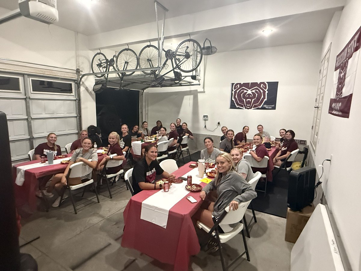 The Amazing Bear Race 🐻

Our first team event of the year was a scavenger hunt that featured different tasks along the way, before we ended the night with a team dinner! 

#Team58 | #GoBears