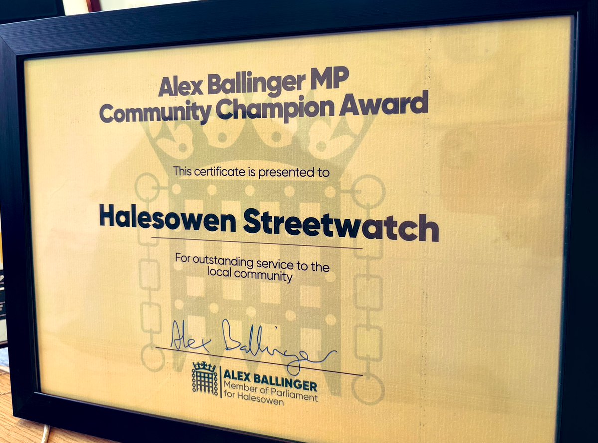 EllieH2019's tweet photo. Proud to still be leading our town @StreetWatchWM group. Delighted to have received a recognition award last on behalf of the team for the hard work our wonderful volunteers put in to help keep our town clean and safe ⭐️
Thank you @AlexBallingerMP for recognising the efforts. https://t.co/oNvZyBE3lP