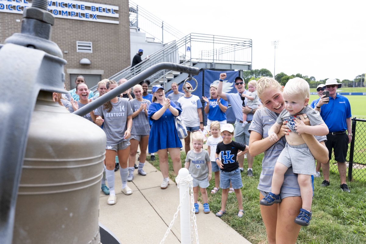 UKWomensSoccer's tweet image. 7 rings (of the victory bell 🔔)

#WeAreUK | #RingTheBell