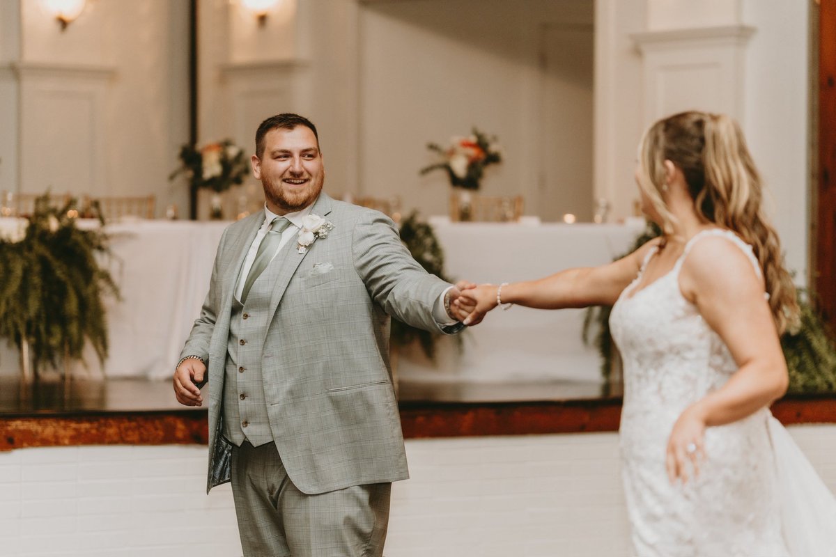ballmady78's tweet photo. It’s crazy to think that it’s already been a month married to my bestfriend and love of my life. I love you so much and can’t wait to see what our future holds https://t.co/WVr3n5f34s