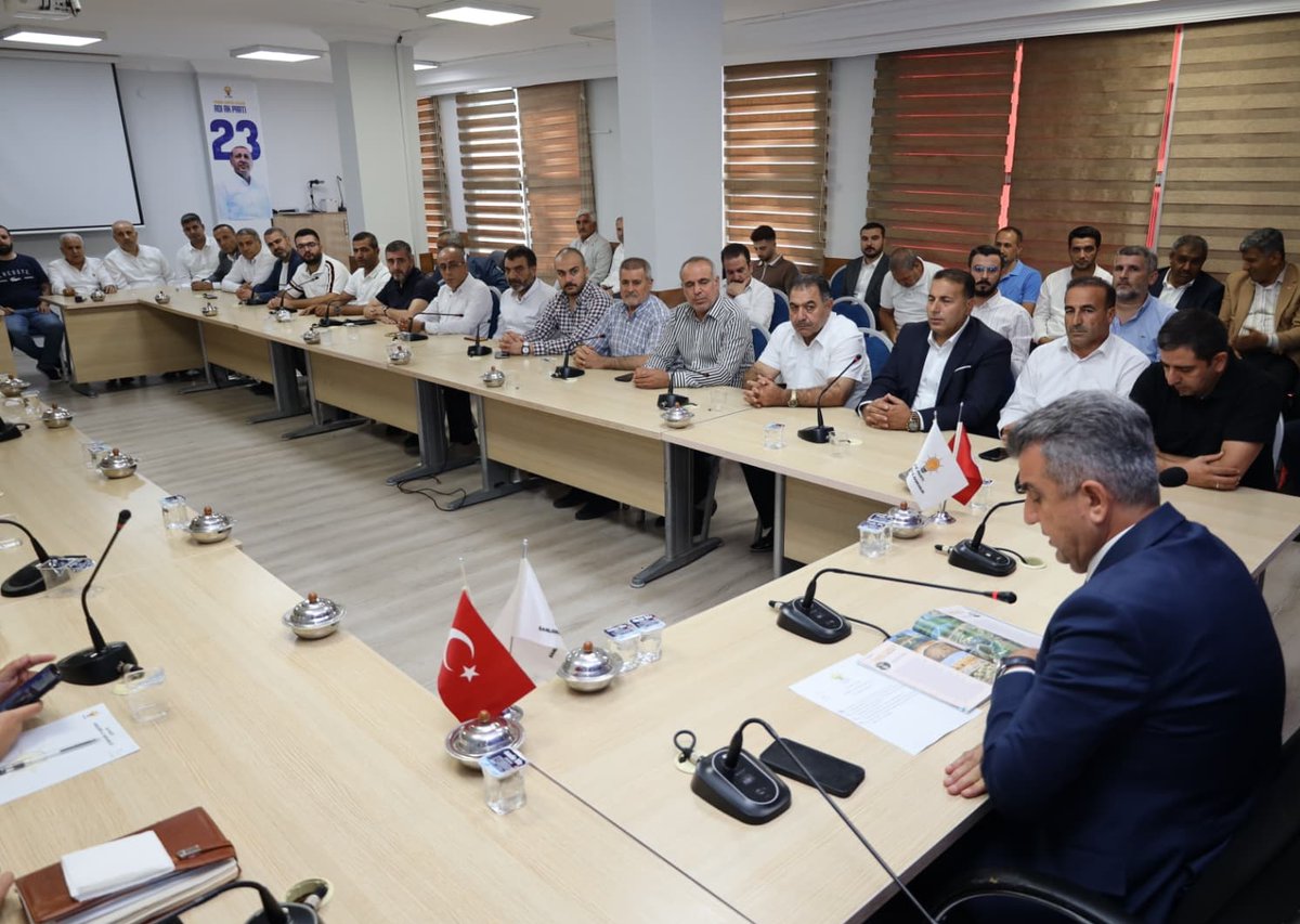 Mehmet Nacar (@mehmetncr6363) on Twitter photo İl Başkanımız <a href="/milhamigunbegi/">M.İlhami GÜNBEGİ</a> başkanlığında, MKYK Üyemiz <a href="/Malikurt14/">Mehmet Ali KURT</a>'un katılımlarıyla il yönetim kurulu toplantımızı gerçekleştirdik.
Toplantımızda ulusal ve yerel gündemi değerlendirdik, saha ve teşkilat çalışmalarını konuştuk.
<a href="/abuyukgumus/">Ahmet Büyükgümüş</a> <a href="/hakanaksu058/">Hakan AKSU 🇹🇷</a> <a href="/furkankucukk_/">Furkan KÜÇÜK</a> İl Başkanımız <a href="/milhamigunbegi/">M.İlhami GÜNBEGİ</a> başkanlığında, MKYK Üyemiz <a href="/Malikurt14/">Mehmet Ali KURT</a>'un katılımlarıyla il yönetim kurulu toplantımızı gerçekleştirdik.
Toplantımızda ulusal ve yerel gündemi değerlendirdik, saha ve teşkilat çalışmalarını konuştuk.
<a href="/abuyukgumus/">Ahmet Büyükgümüş</a> <a href="/hakanaksu058/">Hakan AKSU 🇹🇷</a> <a href="/furkankucukk_/">Furkan KÜÇÜK</a>