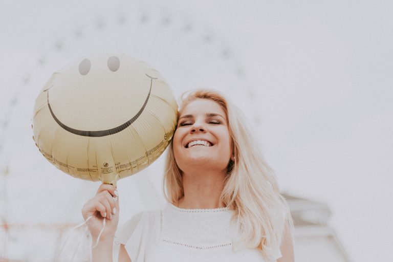 How Do Dentists Make Veneers Look Natural?

ow.ly/Xxa150WGCpb
#dentist #dentalveneers #cosmeticdentistry #smile