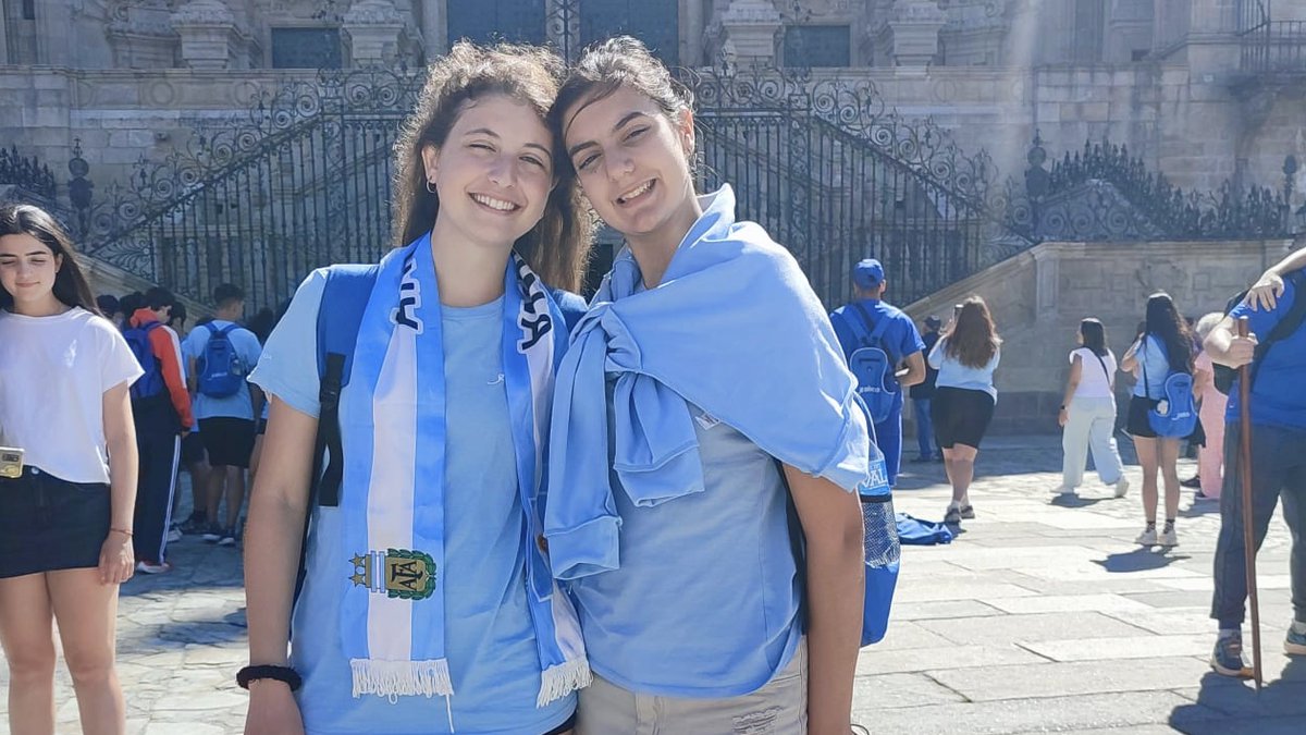 💫 “El Camino fue una oportunidad única para conocer mis raíces y poder conectar con mi abuela”.
Así lo cuentan Sofía y Josefina, dos jóvenes argentinas que participaron en el programa ‘Conecta con Galicia no Camiño’ 🇦🇷➡️🇪🇸
🔗 acortar.link/RzDsCl
#Crónicasdelaemigración #SXE