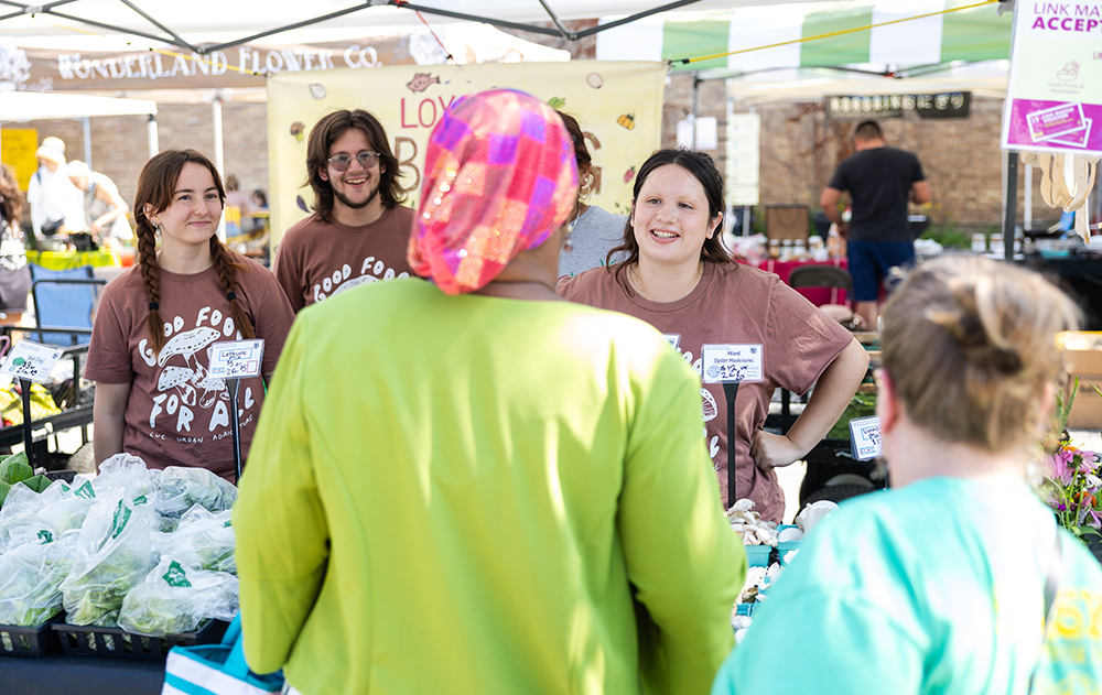 Get your fresh veggies! Pick up sustainably grown food from the Loyola Urban Agriculture team at the Edgewater Monday Market, 3 pm to 7 pm at Thorndale and Broadway.