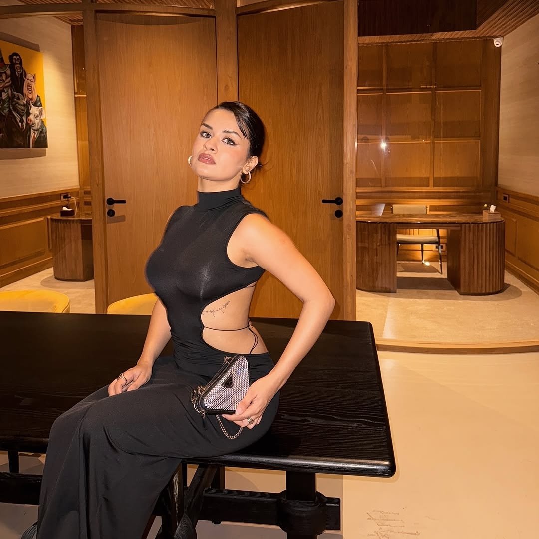 Avneet Kaur Reels leaked Actress Hot Spicy Pics,  Phone Number, Contact Address,