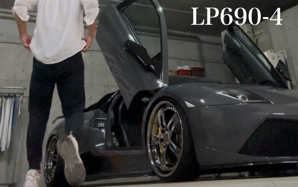 lp690_4's tweet photo. LP690-4と初めてのツーショット写真
#ランボルギーニ
#ムルシエラゴ
#lamborghini
#lamborghinimurcielago
#murcielago
#supercar
#lp640
#lp690 https://t.co/A6g62dhcgX