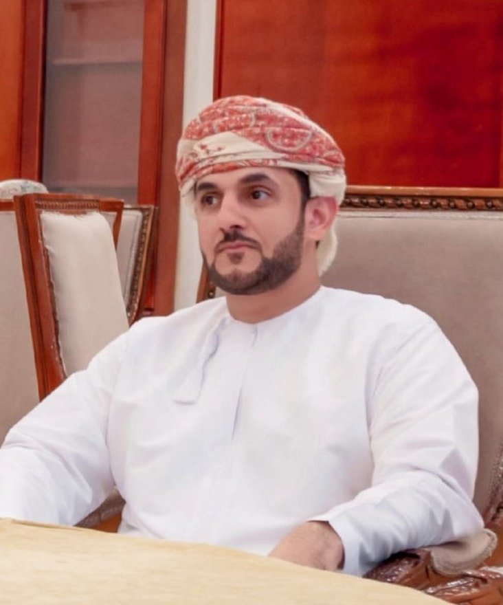 كل الكلمات تقف عاجزة عن التعبير عن مواقف الشيخ حمدان بن ناصر اليحيائي نائب رئيس المجلس البلدي بمحافظة الظاهرة، مواقفه شاهد على عطائه وإخلاصه اتمنى أن اراه تحت قبة الشورى من القلب شكرا لكم الشيخ نحن فخورين بك