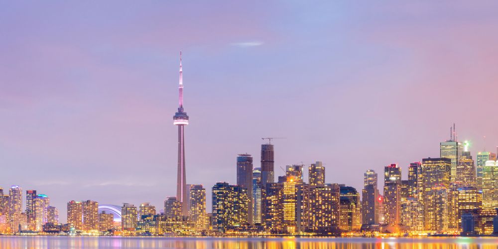 Did you know? First-time buyers with less than 20% down on a new build can now get a 30-year mortgage amortization.

If you’re planning to buy your first condo, this is info you need right now 👉 ow.ly/PAlQ50WHus4

#CondoBuying #FirstTimeBuyer