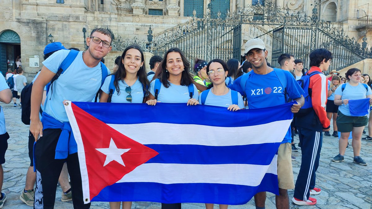 🌍 “Mis papás también están muy emocionados porque viniéramos a Galicia a conocer nuestras raíces”.
Gabriela, Diana, Micaela, Roberto y Laura vinieron desde 🇨🇺 Cuba para ‘Conecta con Galicia no Camiño’.
🔗 acortar.link/kRVtRS
 #Crónicasdelaemigración #SXE #conecta