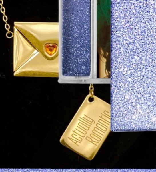 The countdown ends 7pm UK time, track 7 is ‘Actually Romantic’… the PURPLE/green variant has the title on the charm… LEAD SINGLE ???  #TSTheLifeofaShowgirl