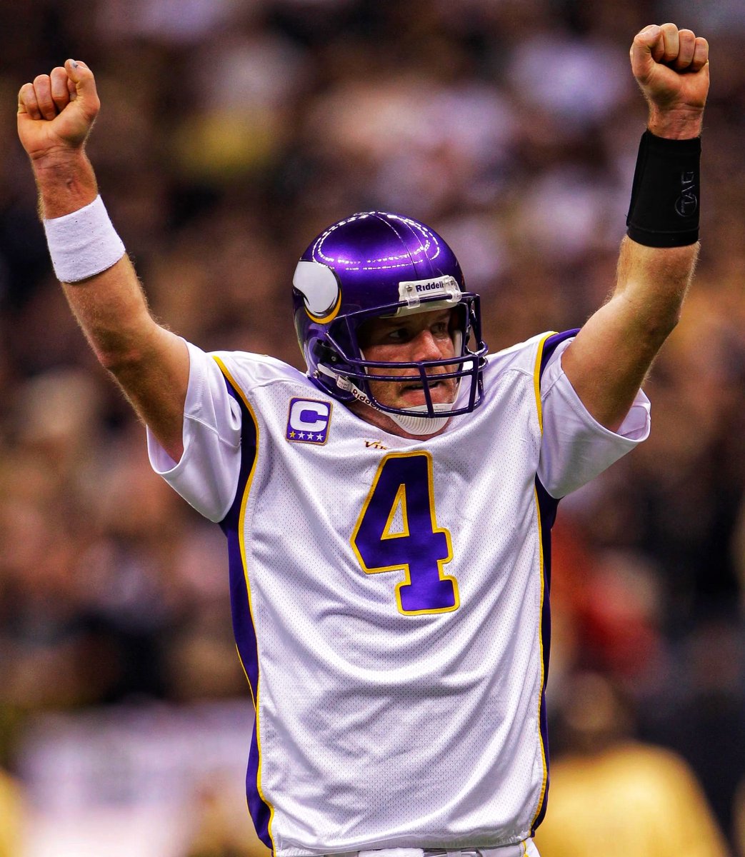 On this day 16 years ago: Brett Favre signed with the #Vikings.