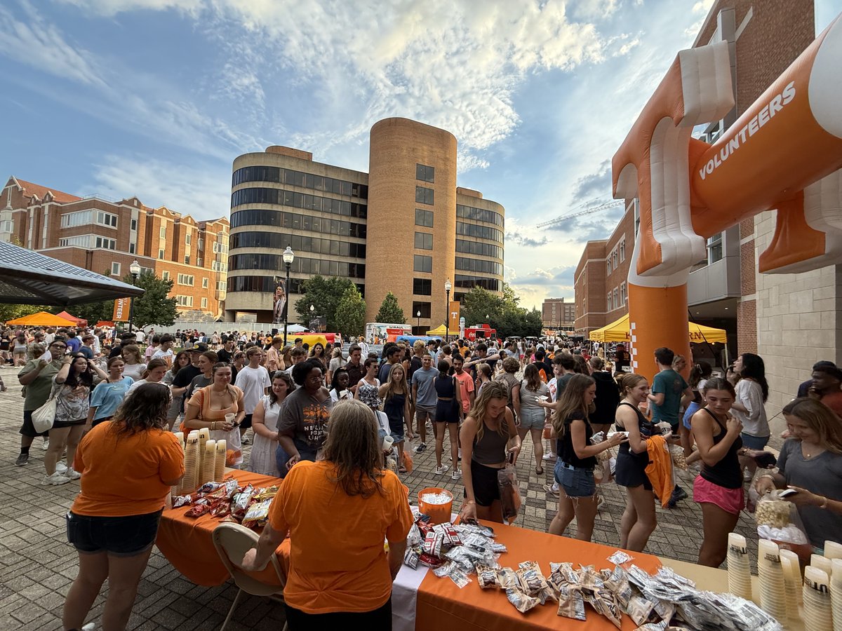 UTFCU's tweet photo. Honored to be part of Tennessee Saturday Night! π Our Student Union team had a table set up to welcome Vols back with music, games & fireworks. Proud to support our UT communityβGo Big Orange! π #TennesseeSaturdayNight #UTFCU #GoVols https://t.co/RNr7KubWSh