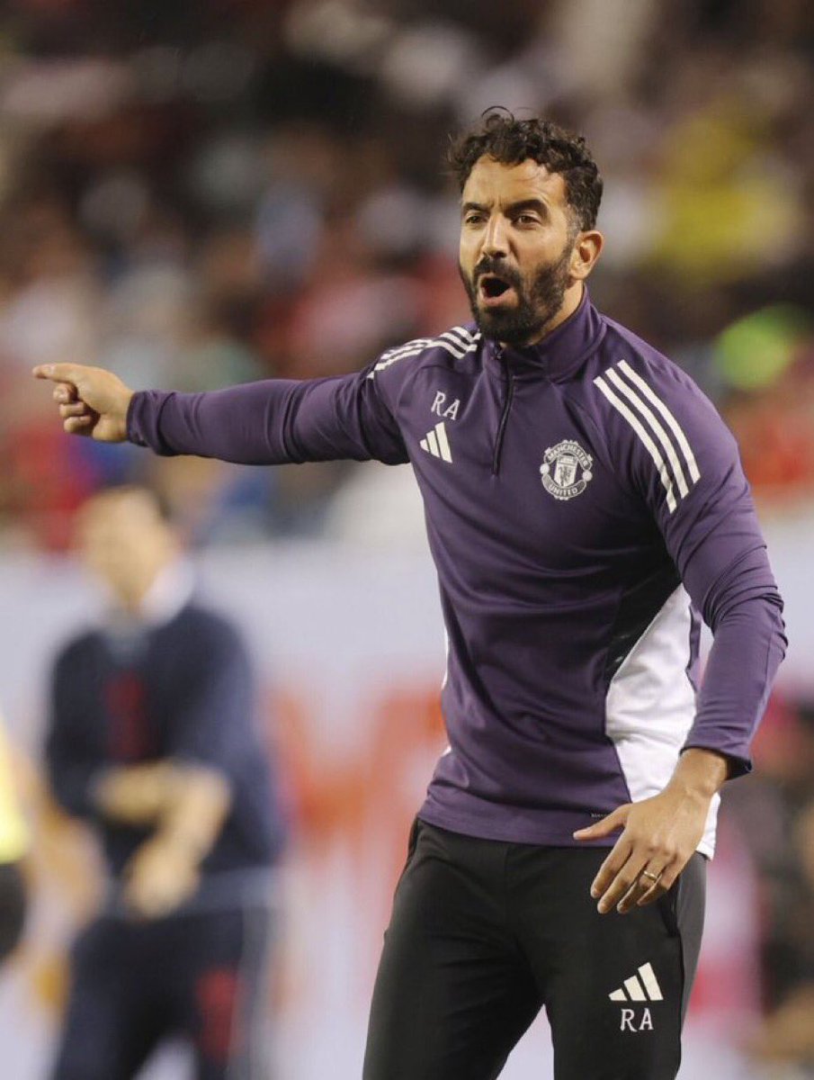 JamesTactics's tweet photo. 🚨 AMORIM WANTS COMPLETE CULTURE SHIFT

Ruben Amorim has told his squad he doesn’t believe in a fixed “starting XI.” Selection is about dynamics who can start and who can finish.

He wants to end the sulking culture that grew under Ten Hag, when being left out often bred frustration. Instead, Amorim is demanding substitutes see themselves as game-changers, embracing the responsibility of swinging matches when called upon.

ALL players are equally as important in their role. 

Via @SamC_reports