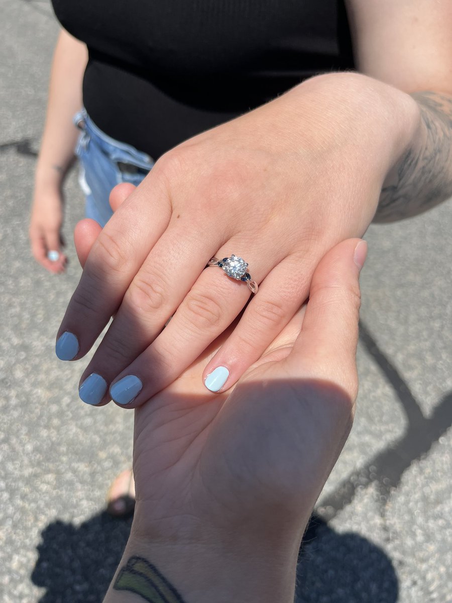 snell_lilli's tweet photo. @xanaofficial_  my gf proposed to me this week, sooooooo we’re rlly gonna need a wedding song like Fall 2026👀🤞🏼 https://t.co/Mq5Kjl6A54