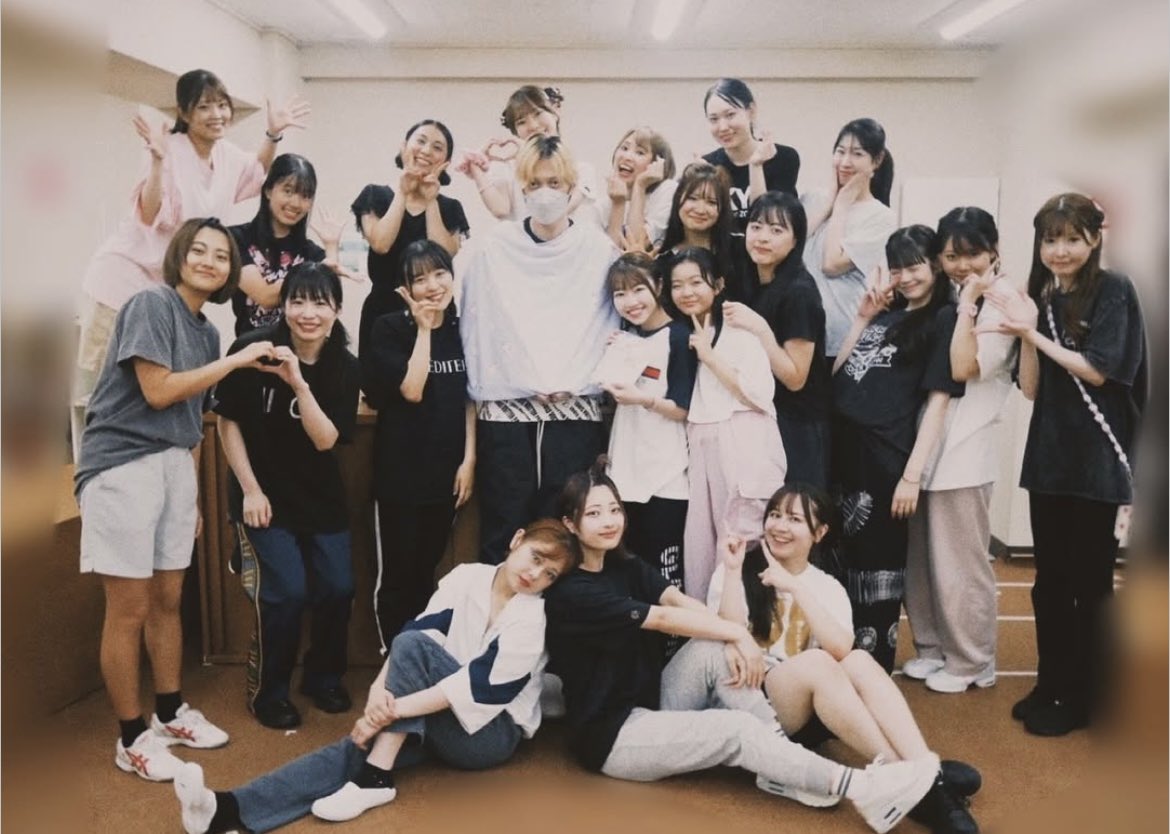 meimei_next's tweet photo. すべてを作品に込めて大切に届けます
✦••┈┈┈••❤︎••┈┈┈••✦
#とある舞台2025
🎫https://t.co/fbJn0wRVGj
📣https://t.co/SxmzgQtbrp https://t.co/K7WX7FgbY4