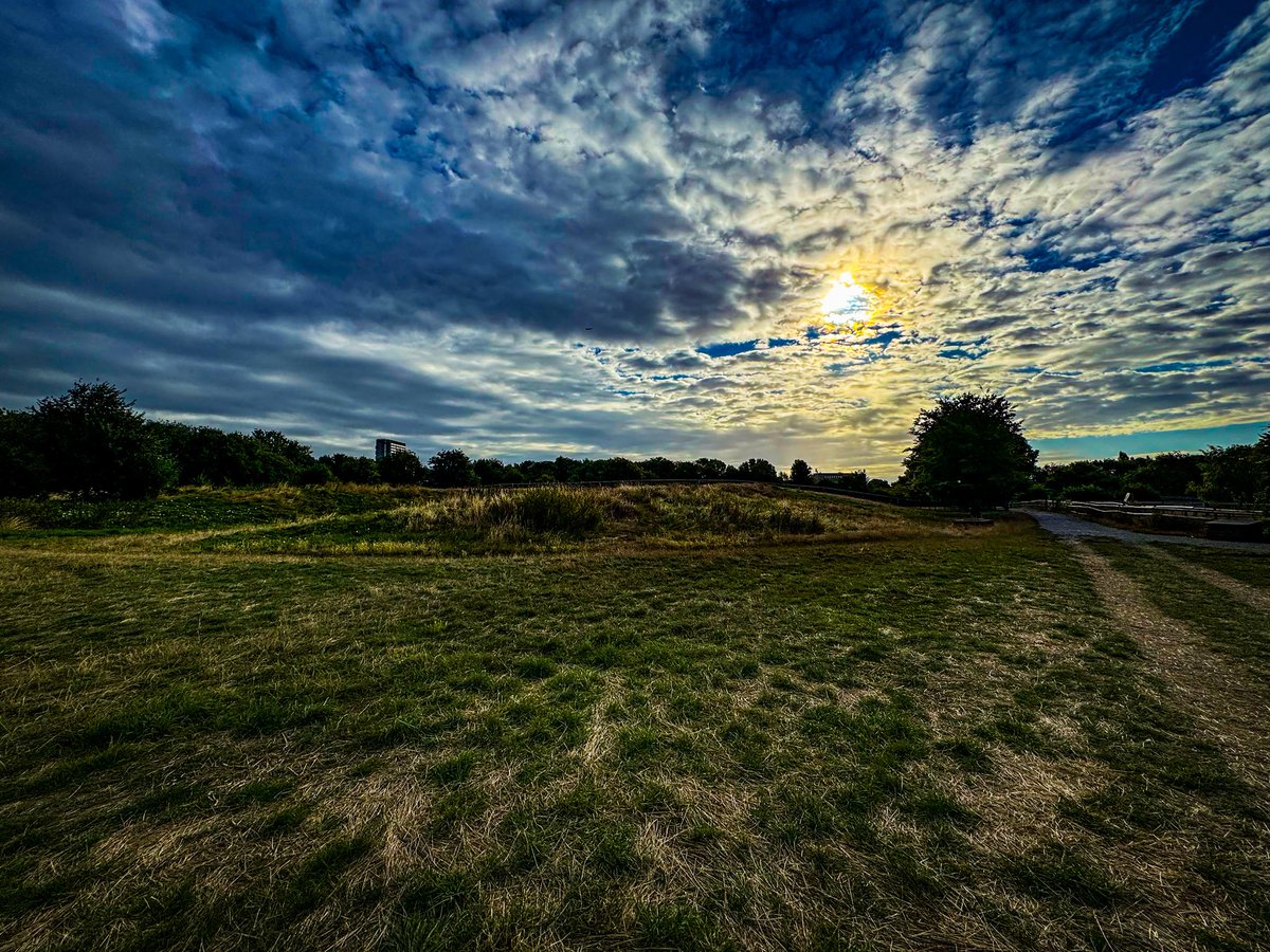 CalusLAW's tweet photo. 2258

https://t.co/BSjegQMTJV

#ShotOniPhone #iPhoneで撮影 @apple #London #UK #MudchuteParkAndFarm #England #UnitedKingdom #英国 https://t.co/ee8e9LfNth
