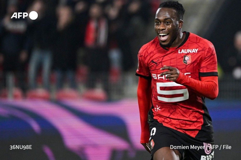 French striker Arnaud Kalimuendo has signed a five-year contract with Nottingham Forest, the Premier League club said on Monday, with the transfer paid to his ex-club Rennes believed to be at least 30 million euros ➡️  u.afp.com/SQme #AFPSports