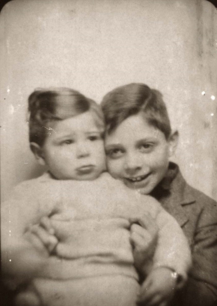 18 August 1931 | A German Jewish boy,  Léo Schreiber, was born in Frankfurt. His family emigrated to France.

He arrived in #Auschwitz on 23 August 1942 in a transport of 1,000 Jews from Drancy. He and his younger brother Albert were murdered after selection in a gas chamber.