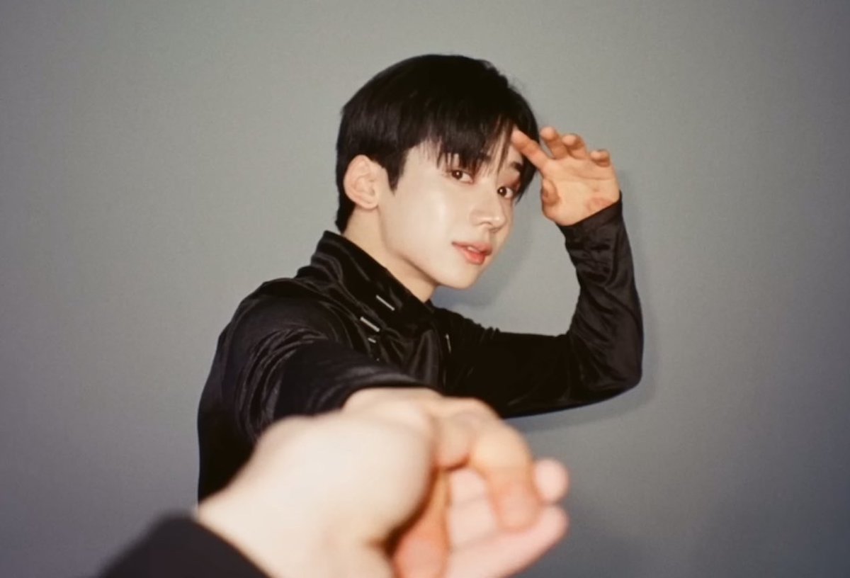 u_umeki's tweet photo. this photo singlehandedly ended my life #rip2me https://t.co/F65aZdHQ1Z