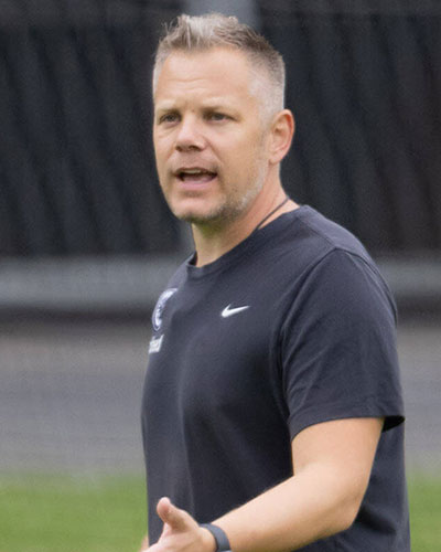 fcbayern_2's tweet image. 🚨بيلد: بايرن ميونخ تعاقد مع بنيامين سومر من آينتراخت فرانكفورت، ليتولى رئاسة قسم إعادة التأهيل في النادي. في فرانكفورت كانت سمعته ممتازة وحظي بتقدير كبير من المدربين واللاعبين، ويُعتبر خبيرًا في مجاله. تم تقديمه بالفعل للفريق يوم الاثنين وبدأ عمله مباشرة. مهمته في بايرن هي إعادة