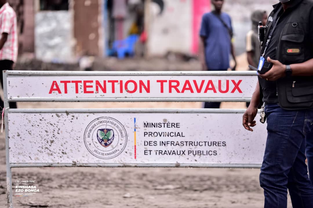 Ir Giane Lisasi🔆 (@lisas_giane) on Twitter photo #Plusieurs #routes à #Kinshasa sont actuellement en chantier. <a href="/daniel_bumba_01/">Daniel bumba lubaki</a> œuvre dans la vision du Chef de l’État pour redorer l’image de la ville de Kinshasa.
#Kinshasa_ezo_bonga #Plusieurs #routes à #Kinshasa sont actuellement en chantier. <a href="/daniel_bumba_01/">Daniel bumba lubaki</a> œuvre dans la vision du Chef de l’État pour redorer l’image de la ville de Kinshasa.
#Kinshasa_ezo_bonga