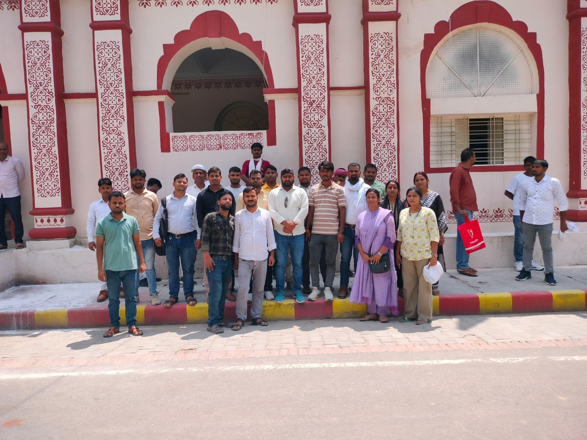 psunionup's tweet image. #PSU59

आज दिनांक 18/08/2025 को जनपद #सुल्तानपुर के #जिलाध्यक्ष साथी के नेतृत्व में सभी नेतृत्वकर्तागण/ब्लॉकअध्यक्षगण एवं समस्त पंचायत सहायक साथियों की सहभागिता के साथ सिटी मजिस्ट्रेट, #DPRO कार्यालय व #CDO कार्यालय में #क्रॉप_सर्वे_बहिष्कार के संबंध में ज्ञापन पत्र दिया गया है।…