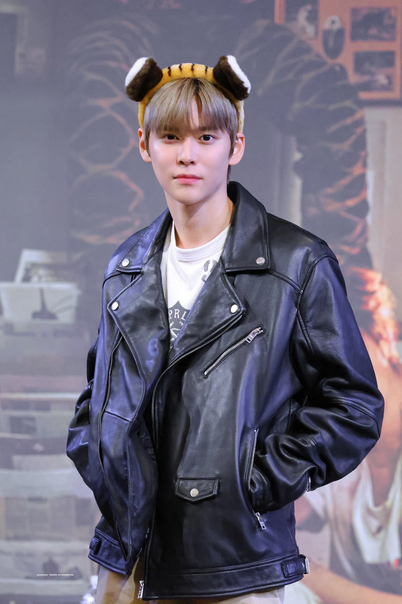 RIIZE ペンライト　Eunseok ウンソク Amazon.co.jp: RIIZE ライズ ペンライトステッカー ウンソク ver