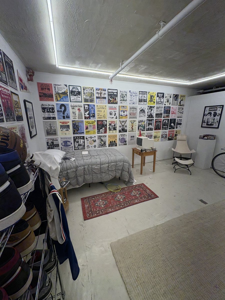 brockxstephens's tweet image. Pictures from my installation “I Don’t Wanna Grow Up” at Selva in Brooklyn
