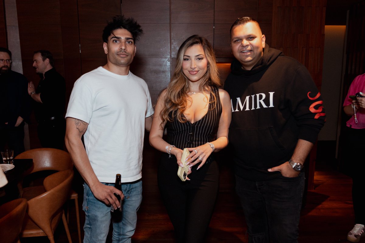 Sometimes the best business ideas don’t come from a boardroom—they come from a personal problem you can’t stop thinking about.

Welcome to the Dinner Stories series 🍽️

Last week, I was lucky enough to host a dinner with over 40 e-commerce founders and executives. And over the