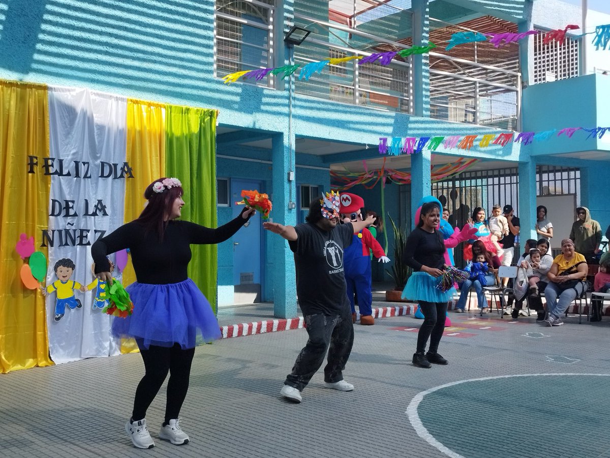 El Jardin Infantil Ardillita de #Tocopilla celebró el Día de la Niñez con una entretenida mañana de juegos y sorpresas de parte de las familias quienes prepararon bailes para los 👦🏻 y 👧🏻❤️