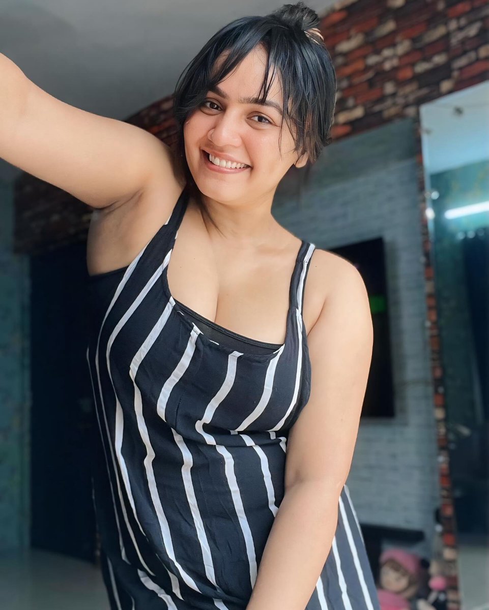 Hi guys🙋‍♀️
Enna panringa ellam🤗

#preethamanokar #preethakutty #modelpreetha #naughtypreethacommunity