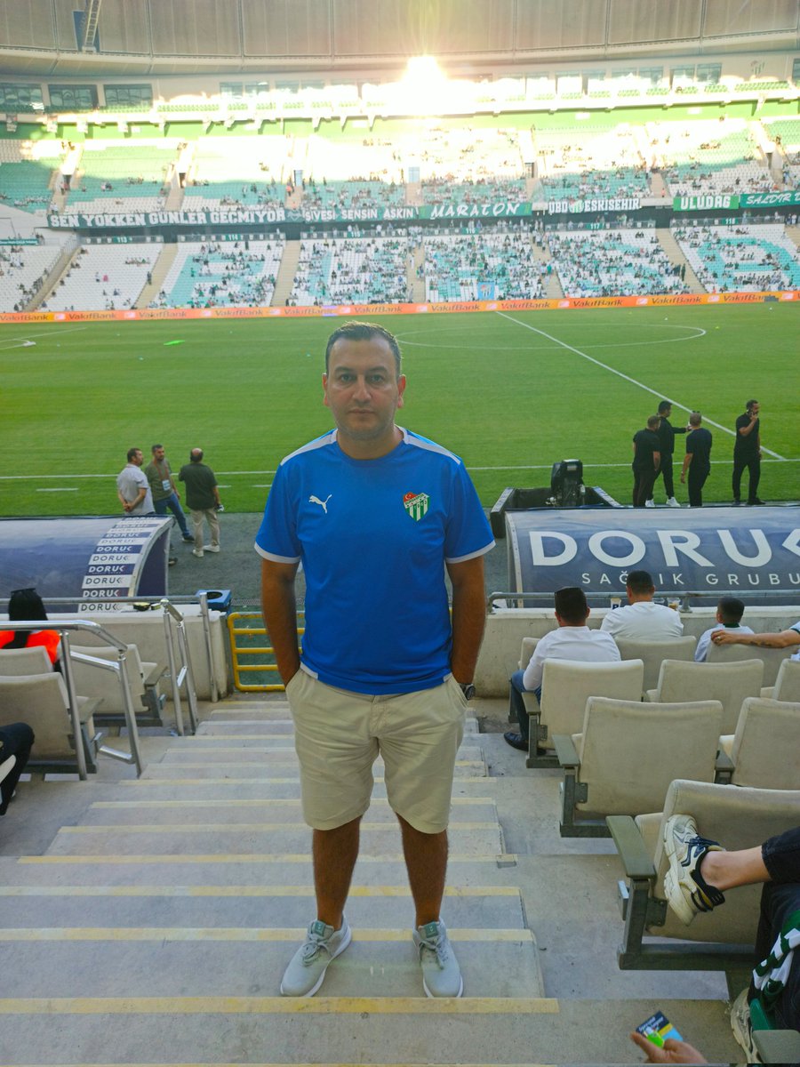 Birinin durumuna asla gülme; hayatın seni bir gün aynı konuma koyup koymayacağını asla bilemezsin.