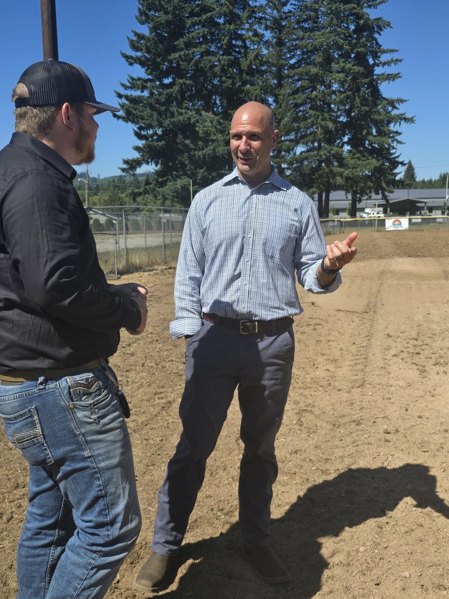 PeterAbbarno's tweet image. Great meetings and tour of Yacolt with Mayor Shealy and Town staff! 

We discussed the amazing town history, youth sports, fire protection, and the need to increase and improve services in rural North Clark County for seniors and students. 
#WaLeg  #clarkcountywa #yacoltwa