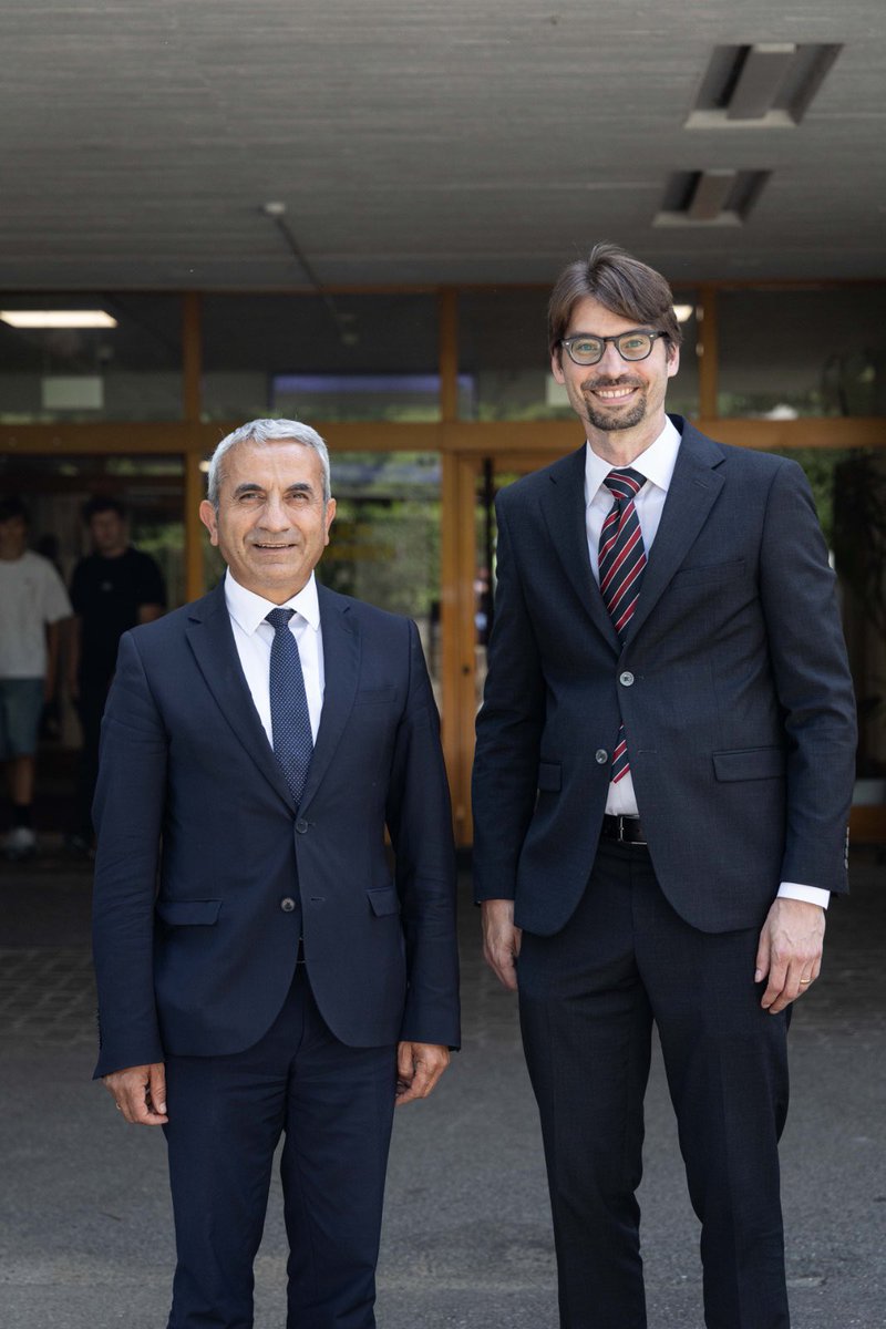 Letzte Woche durfte ich am Freien Gymnasium Basel den neuen Rektor Dr. Oliver Gywat kennenlernen. Im Austausch ging es um die Angebote der Schule &amp; die Zusammenarbeit mit dem ED. Danke für die spannenden Einblicke in den Unterricht &amp; das vielfältige Bildungsangebot!