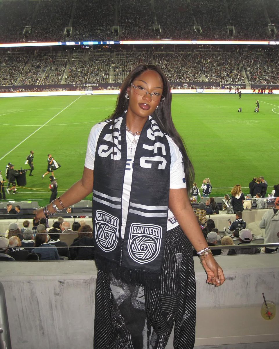 temsszn's tweet image. Club Owner ⚽️✨ 

#SDFC