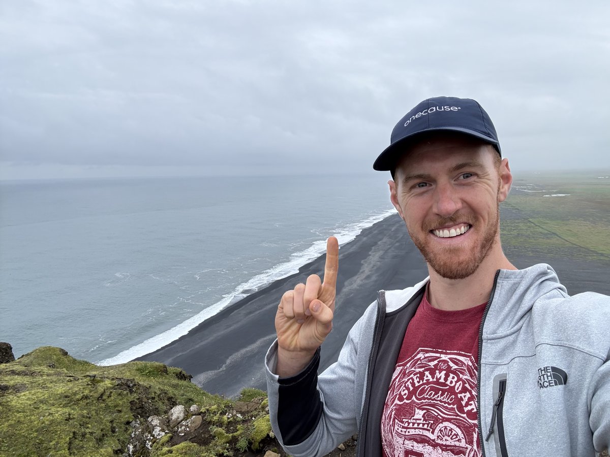 OneCause's tweet image. We love to see our OneCause team reach new heights (literally!) ⛰️

Brendan Heinz traveled to Iceland to visit waterfalls, volcanoes, glaciers, and black sand beaches - all while showing off his OneCause pride!

#OneTeamOneCause