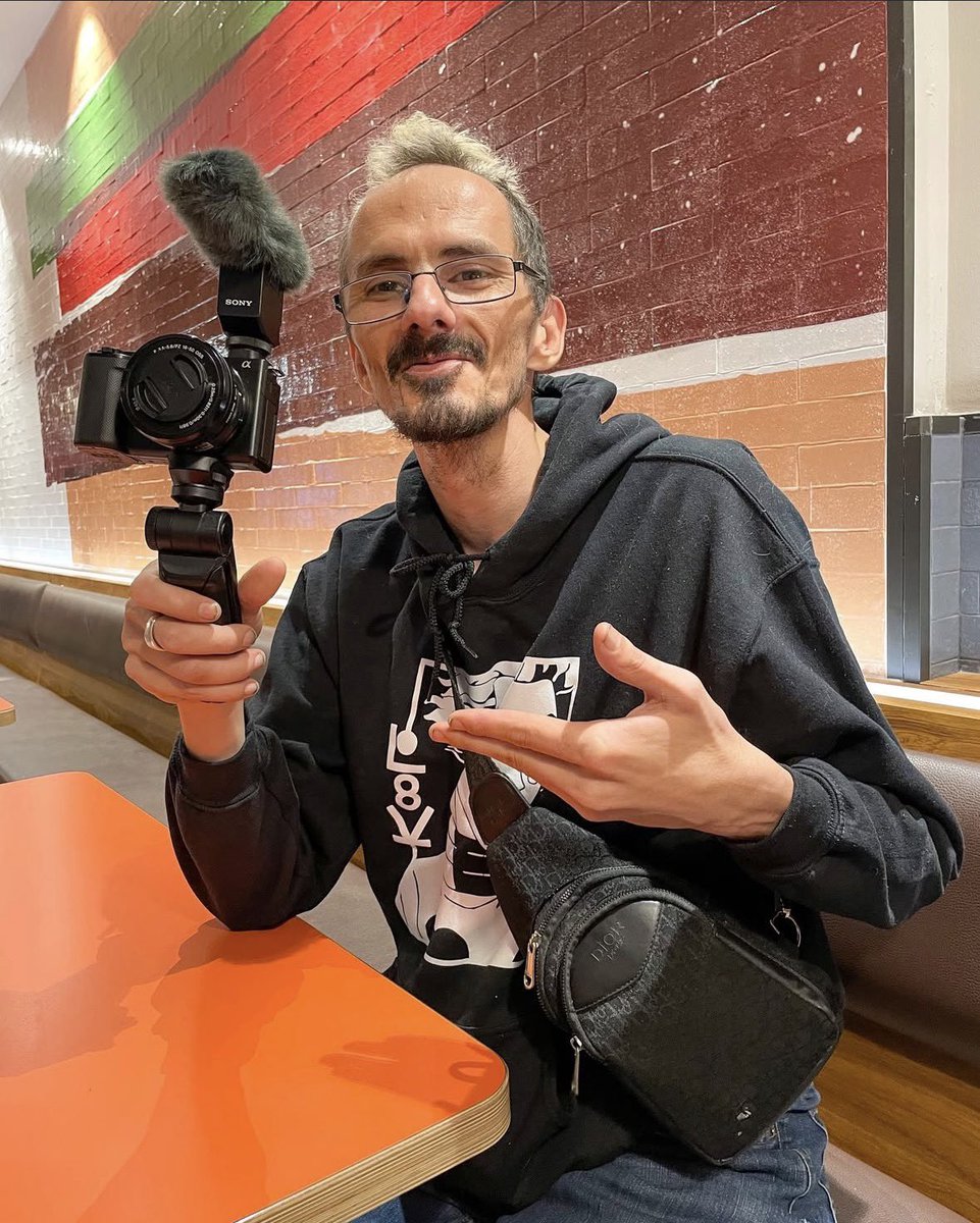 ❗️ [ 🇫🇷 FRANCE ]

🔸️ Le streameur français Raphaël Graven, plus connu sous le pseudonyme « Jean Pormanove », est décédé à l'âge de 46 ans.