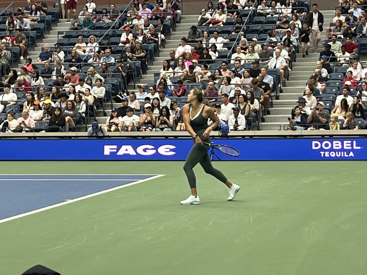 TennisAtlantic's tweet photo. World #1 and @usopen top seed @SabalenkaA hitting on Ashe right now. Practices as hard as she plays and she had a couple of extra days to get here this year. #usopen2025 #FanWeek https://t.co/YvQVaqG4yk