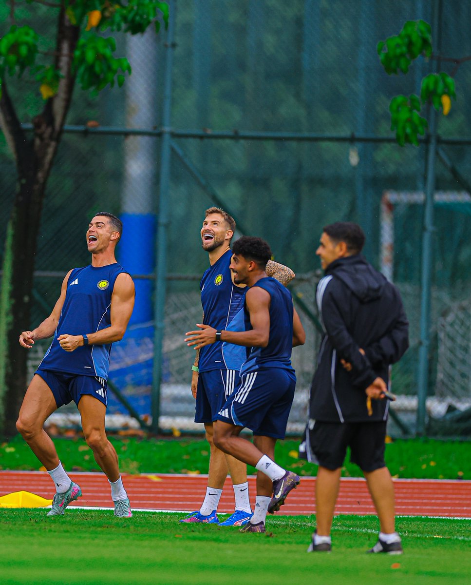 AlNassrFC's tweet image. التحضيـر الأخيـر لمباراة السوبـر غدًا ⏳
#النصر_الاتحاد | #النصر_في_هونغ_كونغ