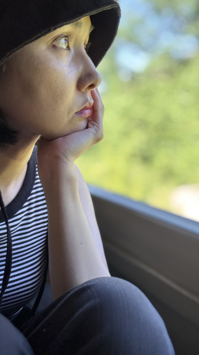 電車で自撮りしたら 唇つやんって撮れたので貼っとく