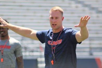 JWerner247's tweet image. Two #illini assistants make @247Sports’ 30 under 30 list of rising star coaches, including co-QBs coach Art Sitkowski

READ: 247sports.com/college/illino…